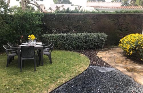 Cambrils House | Villa Catalunya: 4-Star Retreat with Oceanfront Pool & Spa
