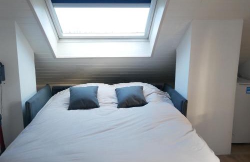 Aix-les-Bains Apartment | Oceanfront Villa Cathy Studio Maëlys with Pool & Views