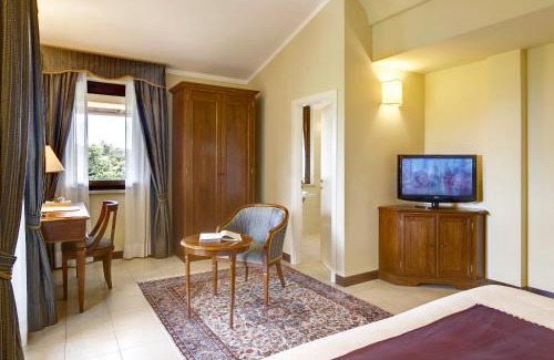 Trebbiantico Hotel | Historic Villa Cattani Stuart with Ocean View and Pool