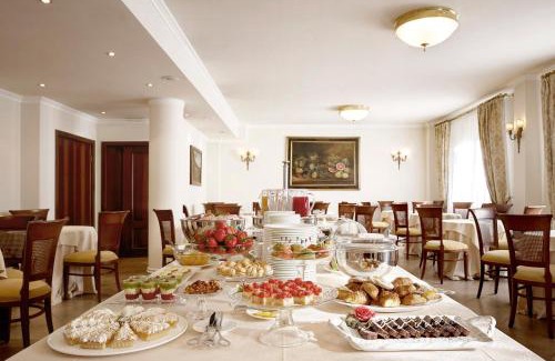 Trebbiantico Hotel | Historic Villa Cattani Stuart with Ocean View and Pool