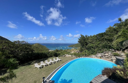 Grand Case Villa | Villa Caye Blanche - Breathtaking Views by the Beach