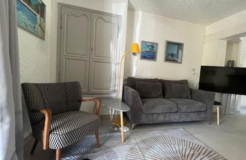 Saint-Paul-en-Foret House | Oceanfront Villa Cazat Rozat with Pool & Family Amenities