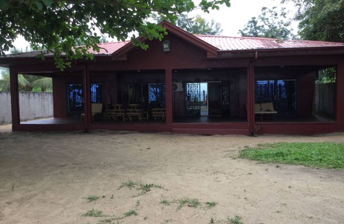 Kribi House | Relax at Villa Caze Pieds dans l'Eau in Kribi