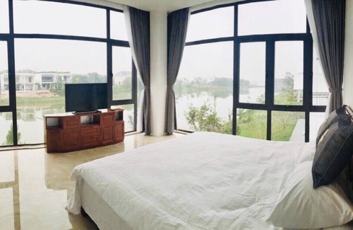 Ngoc Quang Hotel | Relax at Villa CBT Flamingo Dai Lai - Rated 8.8/10