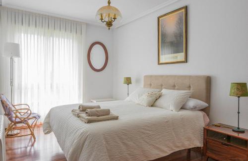 Colindres Villa | Serene Casa Marinera with Pool and Garden for Families