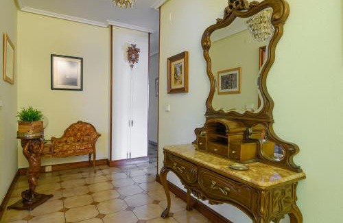 Colindres Villa | Serene Casa Marinera with Pool and Garden for Families