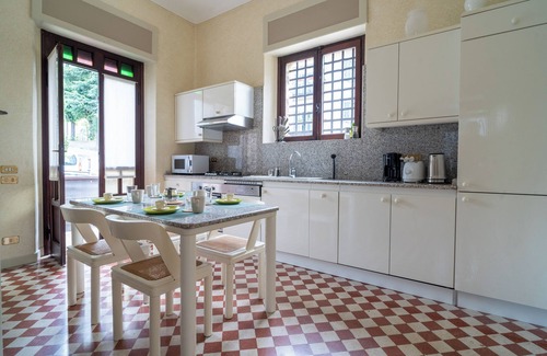 Sulzano Villa | Villa Cecilia - Elegant Lakefront Escape with Ocean Views