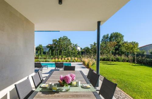 Valbandon Villa | Seaside Escape at New Villa Celi Fazana with Pool & Hot Tub