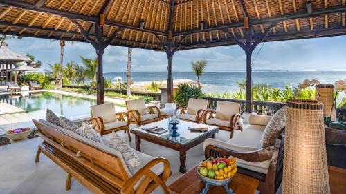 Sanur Villa | Villa Cemara: Oceanfront Retreat with Pool & Breakfast
