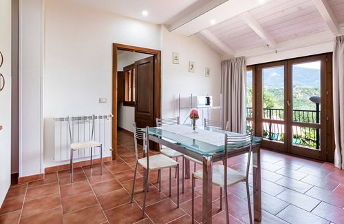 Stella Cilento Villa | Villa 'Cerasella' with Mountain View, Wi-Fi and Air Conditioning