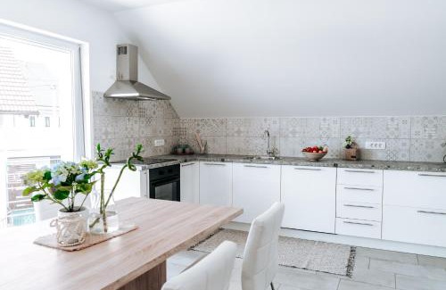 Cerknica Apartment | Guest Rated Villa Cerkniško jezero: Family-Friendly Retreat