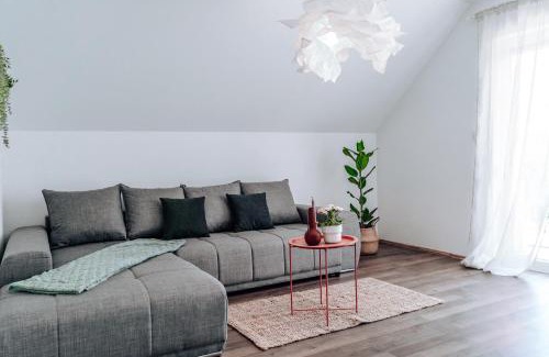 Cerknica Apartment | Guest Rated Villa Cerkniško jezero: Family-Friendly Retreat