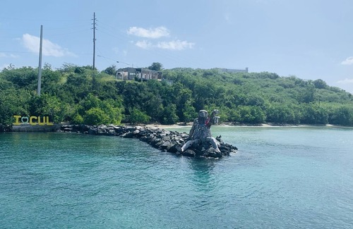 Culebra Pueblo Villa | Villa Chapín Culebra: Guest Rated 10/10 with Oceanfront Spa