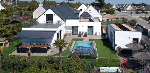 Saint-Jacques Villa | Top-Rated Villa Charles & Ashton with Oceanfront Amenities
