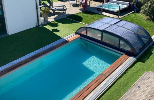 Saint-Jacques Villa | Top-Rated Villa Charles & Ashton with Oceanfront Amenities