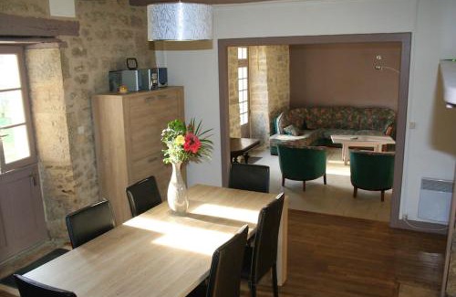 Montfaucon Villa | Inviting Villa with Private Pool & Garden in Montfaucon