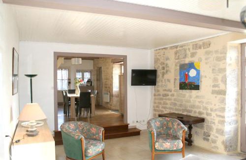 Montfaucon Villa | Inviting Villa with Private Pool & Garden in Montfaucon