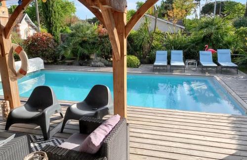 Soulac-sur-Mer Villa | Inviting Villa with Pool, Garden & WiFi Near Soulac Beach