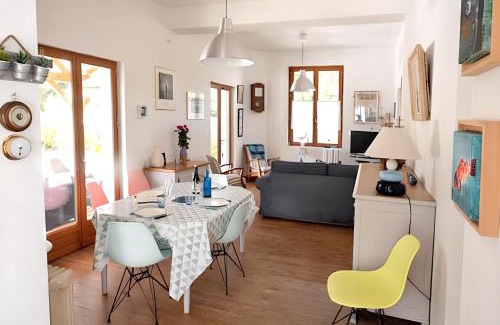 Soulac-sur-Mer Villa | Inviting Villa with Pool, Garden & WiFi Near Soulac Beach
