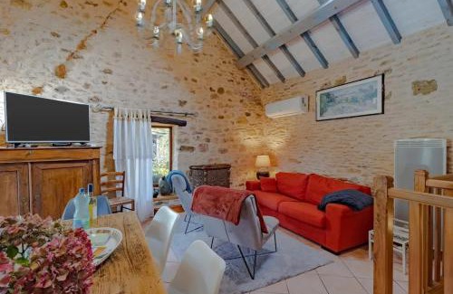 Beynac-et-Cazenac Villa | Idyllic Villa with Private Pool & Garden in Beynac