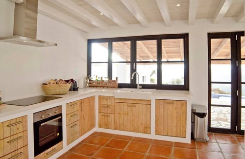 Canillas de Aceituno Villa | Villa Chepita: Spacious Four-Bedroom Retreat with Pool