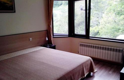 Teteven House | Villa Cherven: Guest Rated 9/10 with Hot Tub & Breakfast