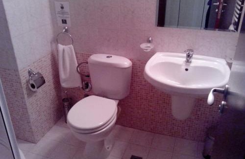 Teteven House | Villa Cherven: Guest Rated 9/10 with Hot Tub & Breakfast