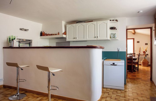 Bandol Villa | Villa 'Chez Tao': Relax by the Pool with Ocean Views