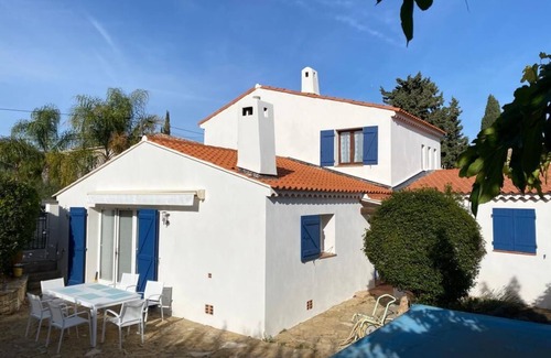 Bandol Villa | Villa 'Chez Tao': Relax by the Pool with Ocean Views