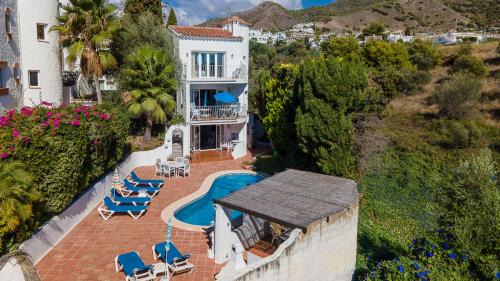 Chimenea Villa | Villa Chimenea: Poolside Retreat with Beautiful Garden