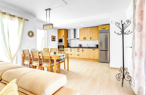 Torreblanca Villa | Villa 'Chispita For Groups' with Mountain View, Wi-Fi and Air Conditioning