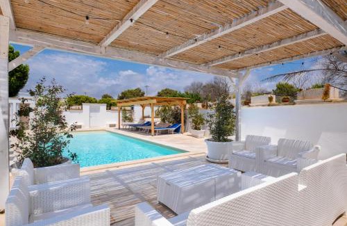 Posto Vecchio Villa | Villa Christelle: 4-Star Oceanfront Retreat in Pescoluse