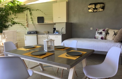 Agios Nikitas Apartment | Discover Villa Christianna, Eolos: Oceanfront Oasis Awaits