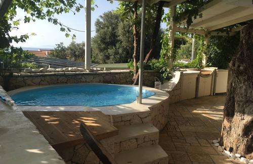 Agios Nikitas Apartment | Discover Villa Christianna, Eolos: Oceanfront Oasis Awaits