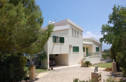 Latchi Villa | Villa Chrysanthia: Pet-Friendly Retreat with Ocean Views