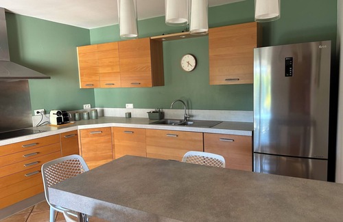 Moussac House | Villa Cigalo: Private Pool, Ocean View & EV Charging Station