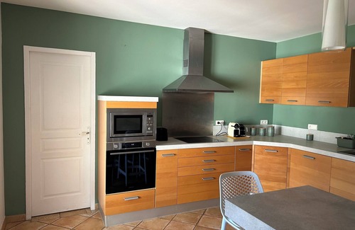 Moussac House | Villa Cigalo: Private Pool, Ocean View & EV Charging Station