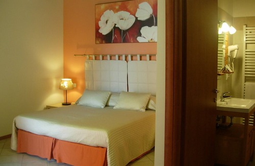 Mantua Bed & Breakfast | Relax at Villa Cittadella: Spa & Family-Friendly Escape