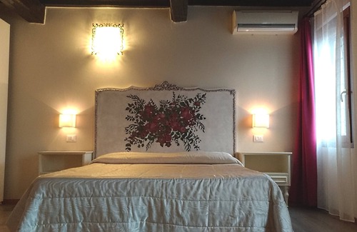 Mantua Bed & Breakfast | Relax at Villa Cittadella: Spa & Family-Friendly Escape