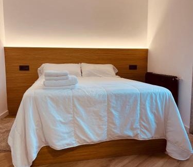 San Lazaro Villa | Explore Villa Clásica en Santiago: Spa & Hot Tub Retreat
