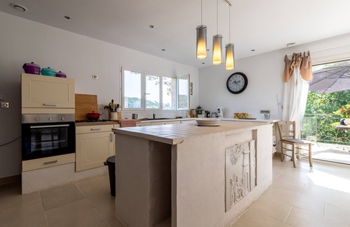 Gravieres House | Villa Clémentine - Cozy Retreat by the Beautiful River