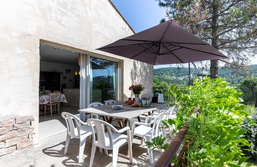 Gravieres House | Villa Clémentine - Cozy Retreat by the Beautiful River