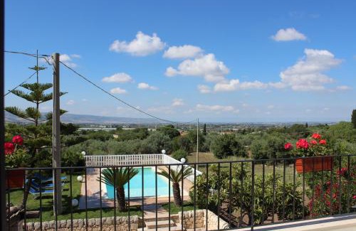 Chiaramonte Gulfi Villa | Villa Clara: Oceanfront Escape with 9.4/10 Guest Rating