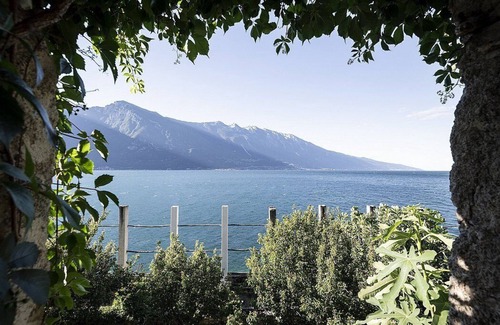 Limone sul Garda House | Villa Claraluna B: Bright Lakeside Apartment with Free Wi-Fi
