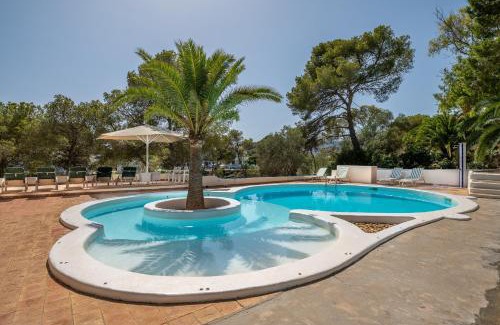 Cala d'Or Villa | Villa Claramunda: Family-Friendly Retreat with Pool Access