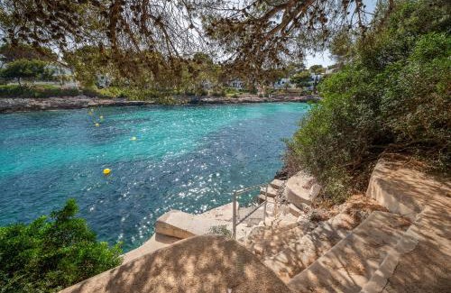 Cala d'Or Villa | Villa Claramunda: Family-Friendly Retreat with Pool Access