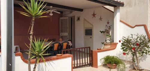 San Lorenzo House | Villa Clarissa in San Lorenzo: Oceanfront Pet-Friendly Retreat