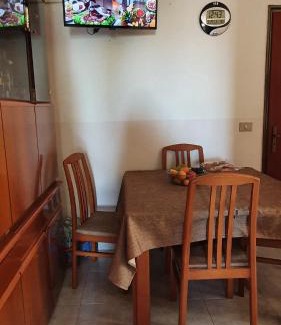San Lorenzo House | Villa Clarissa in San Lorenzo: Oceanfront Pet-Friendly Retreat