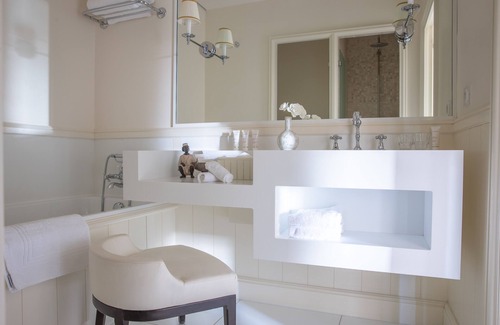 Saint-Martin-de-Re Hotel | Elegant Villa Clarisse & Spa: Guest Rated 9.8/10