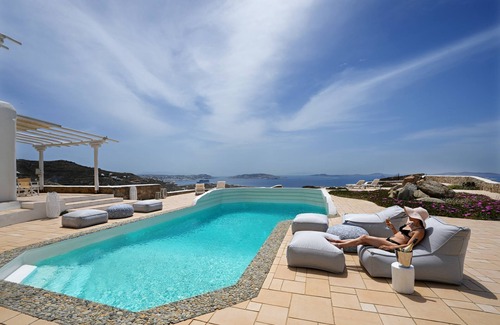 Faros Armenistis Villa | Villa Cliff Top 270 Mykonos: Guest Rated 10/10 with Pool